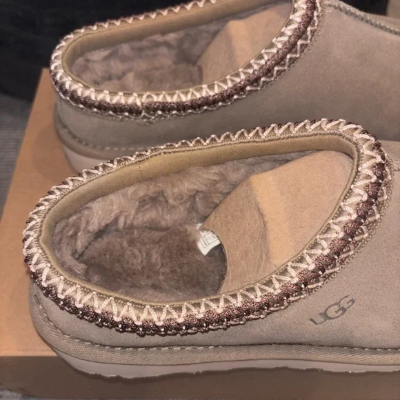 UGG new color Suede Slip-On Shoes brand new size 7 - Picture 3 of 10